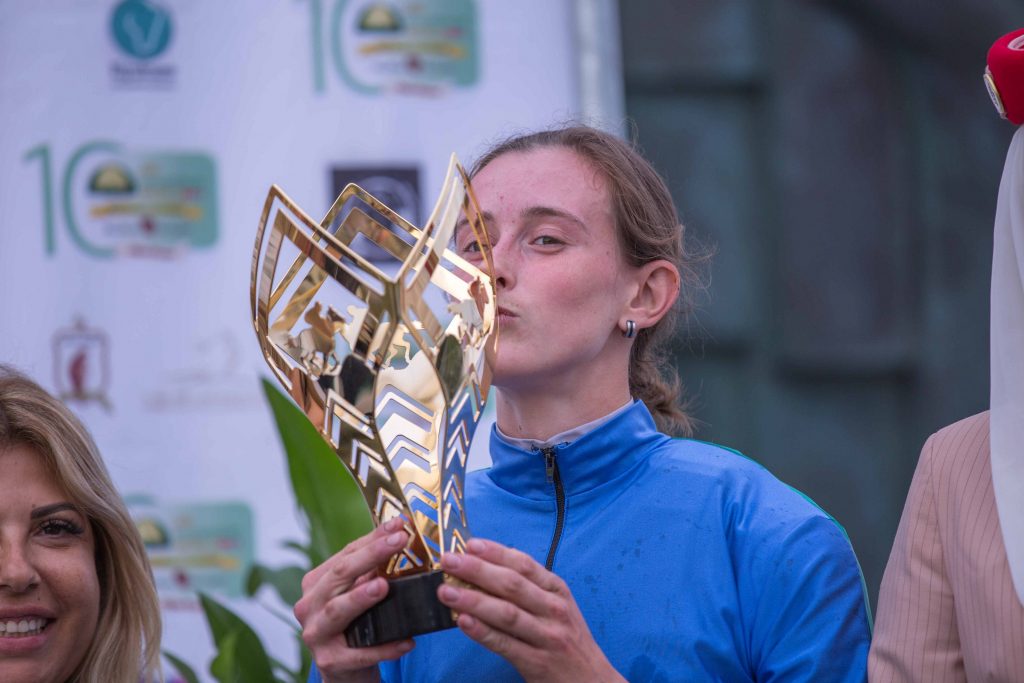 البلجيكية بوغارتس تفوز بجولة “مونديال أم الإمارات” في مهرجان منصور بن زايد للخيول العربية الأصيلة