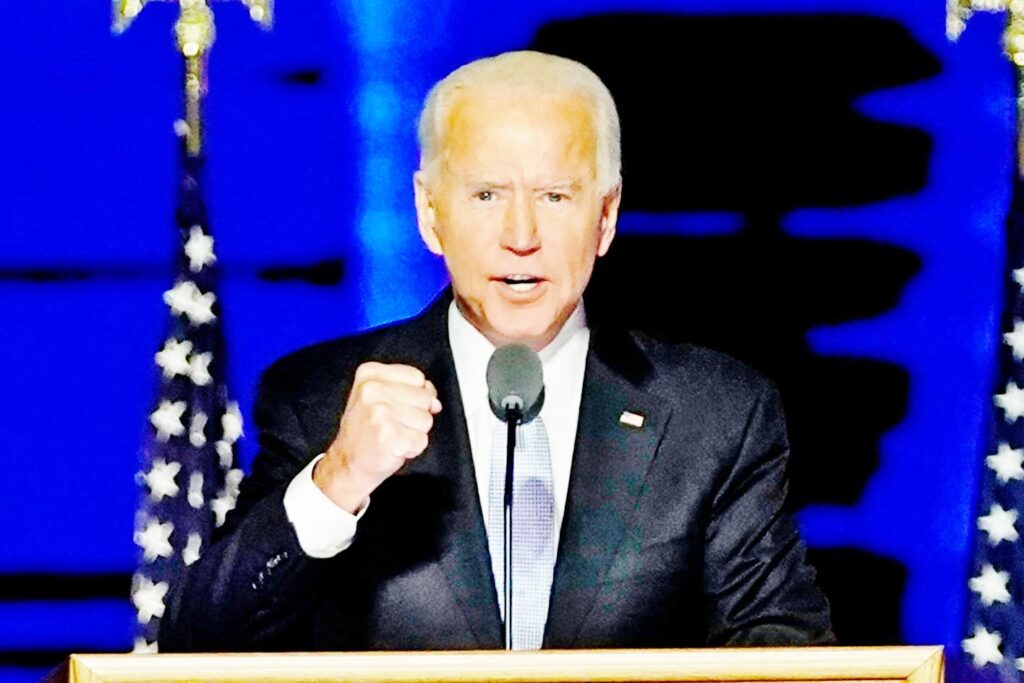 بايدن سيلغي حظر السفر مع العديد من الدول الإسلامية