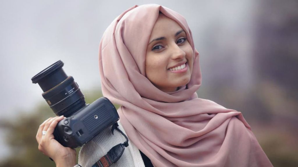 مصورة يمنية ترصد وجع بلادها بعدستها : التصوير صوت لا تقمعه سلطة ولا تحجبه وسيلة