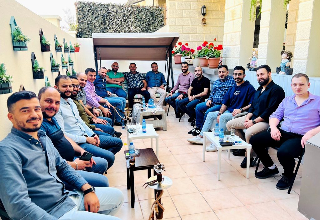 شبابنا المهاجر سعياً وراء الرزق .. تحية وسلام !