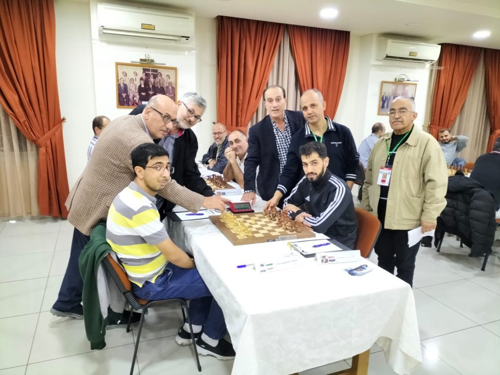 الإيراني لورباريزنغينيه يتصدّر بنصف نقطة بطولة بيروت الدولية للشطرنج والختام السبت