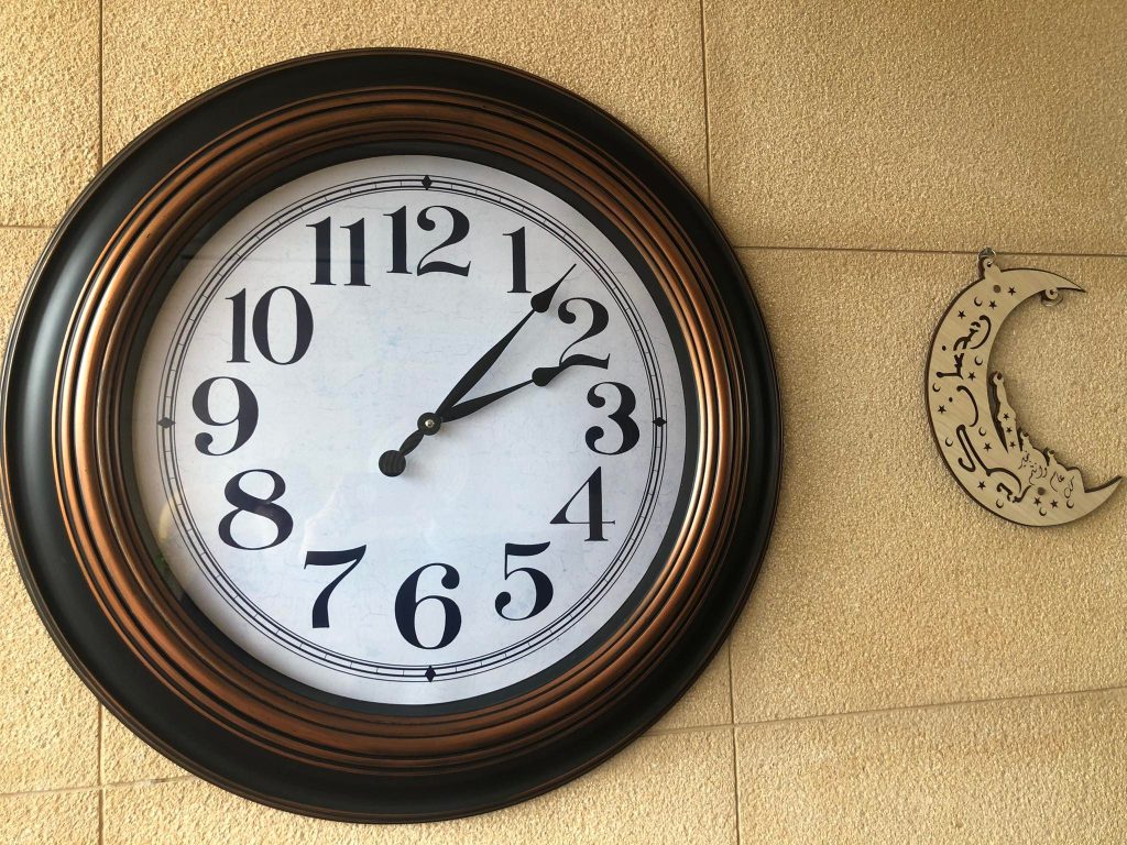 تأجيل بدء العمل بالتوقيت الصّيفي