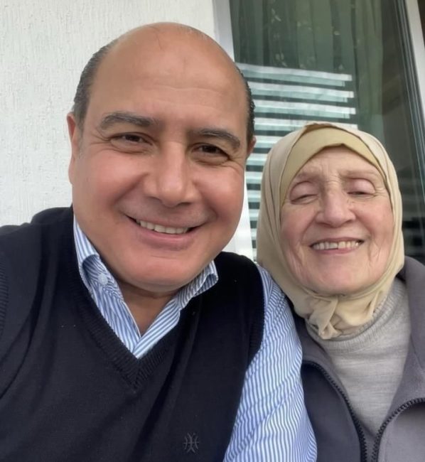 وفاة والدة الإعلامي منير الحافي