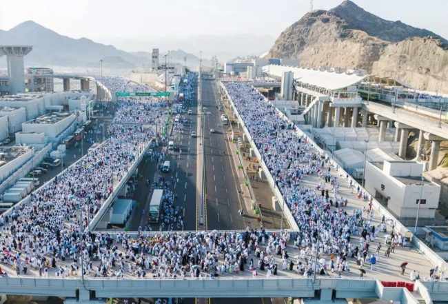 بدء مناسك الحج بتوافد الحجاج إلى مشعر منى لقضاء يوم التروية