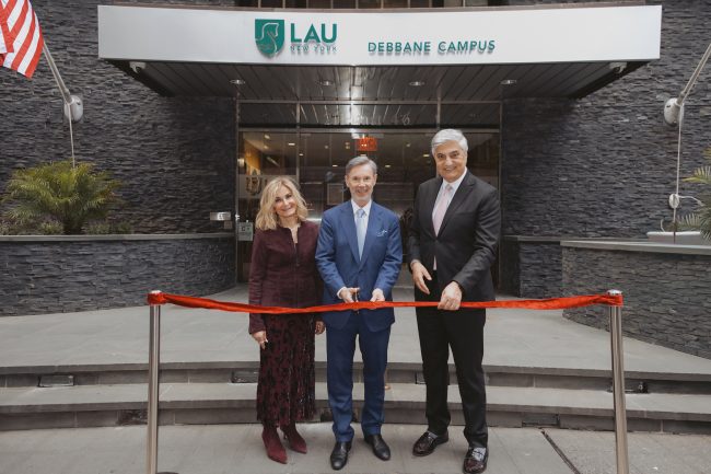 LAU تتسلّم هبة من راي دبانه لدعم مسيرتها العالمية وتعزيز مكانتها الأكاديمية.