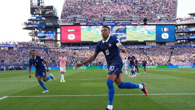 مونديال 2026: فرنسا تعبر إلى ربع النهائي على حساب الباراغواي