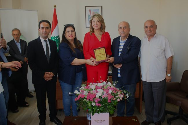 اتحاد الكتّاب اللبنانيين كرّم ريتا نجيم الرومي تقديراً لمسيرتها الإعلامية في “إذاعة لبنان”
