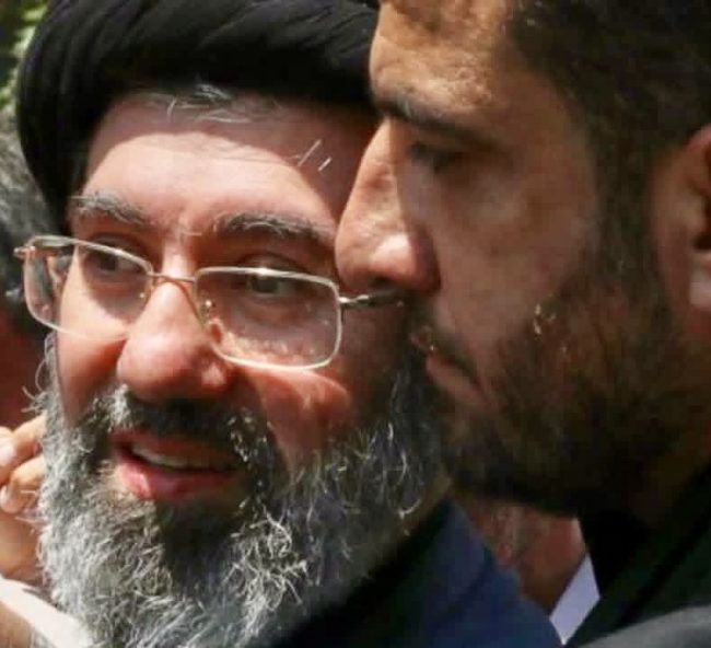 معلومات مفاجئة ..مجتبى خامنئي قيد الاعتقال!!!